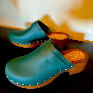 Seychelles clogs